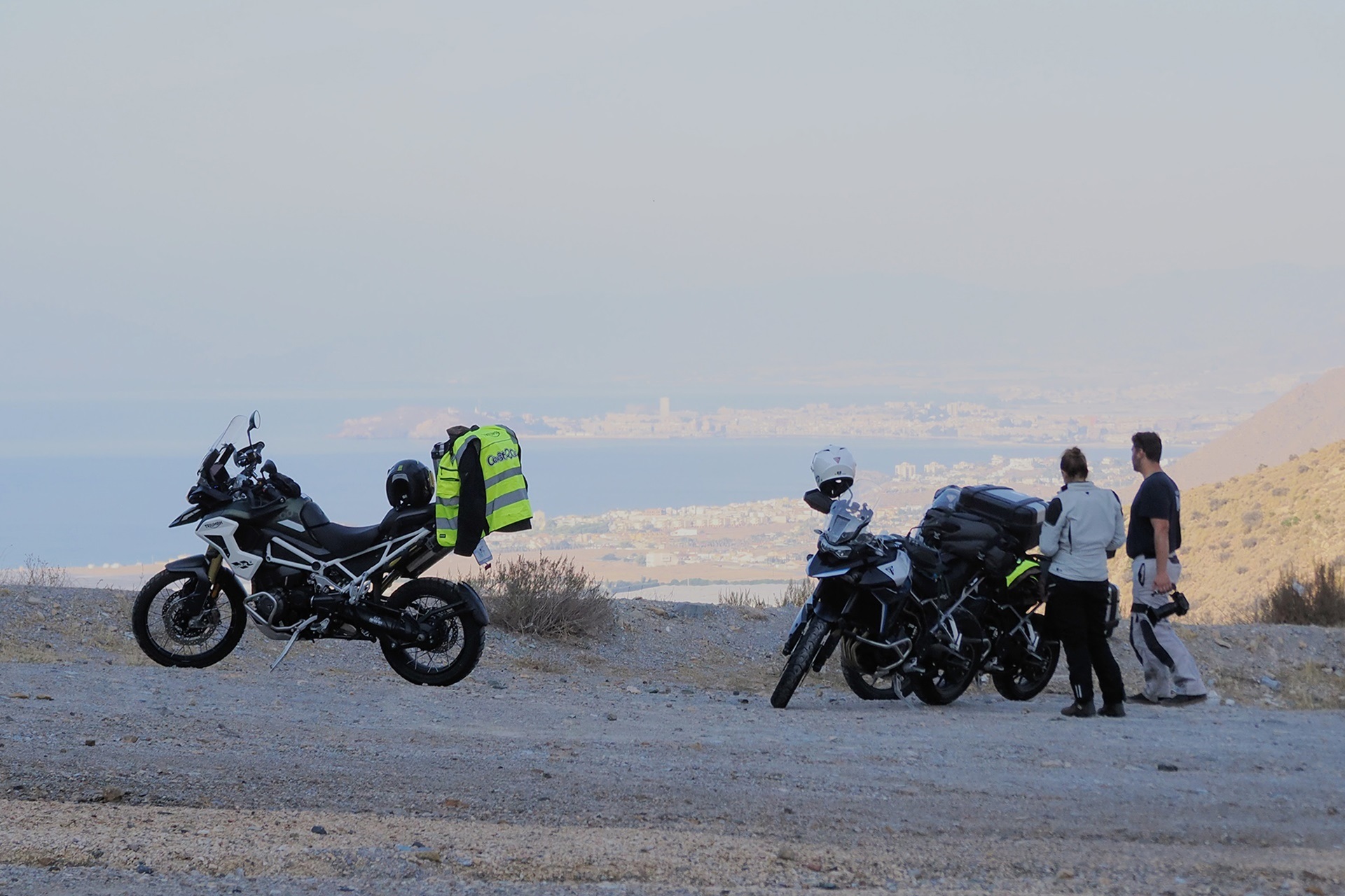 Triumph Coast 2 Coast 2026: Un centenar de motos recorrieron el este y sur peninsular
