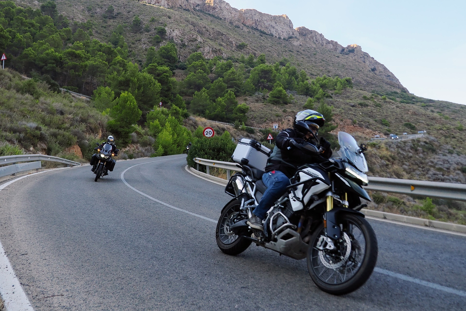 Triumph Coast 2 Coast 2026: Un centenar de motos recorrieron el este y sur peninsular