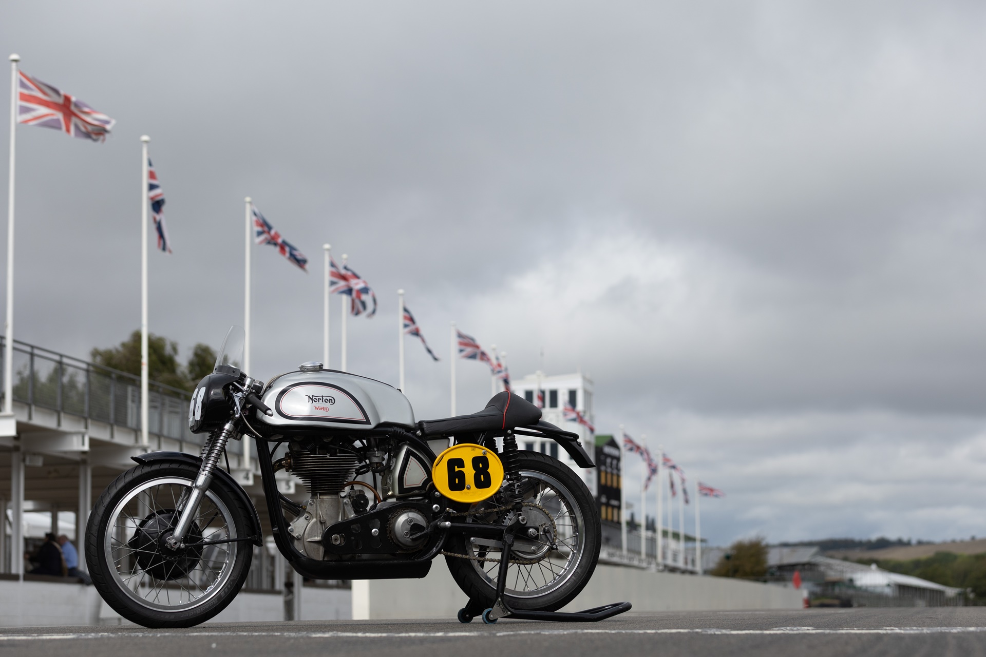 Norton y Works Racing participan con una histórica Manx 30M en Goodwood Revival 2026