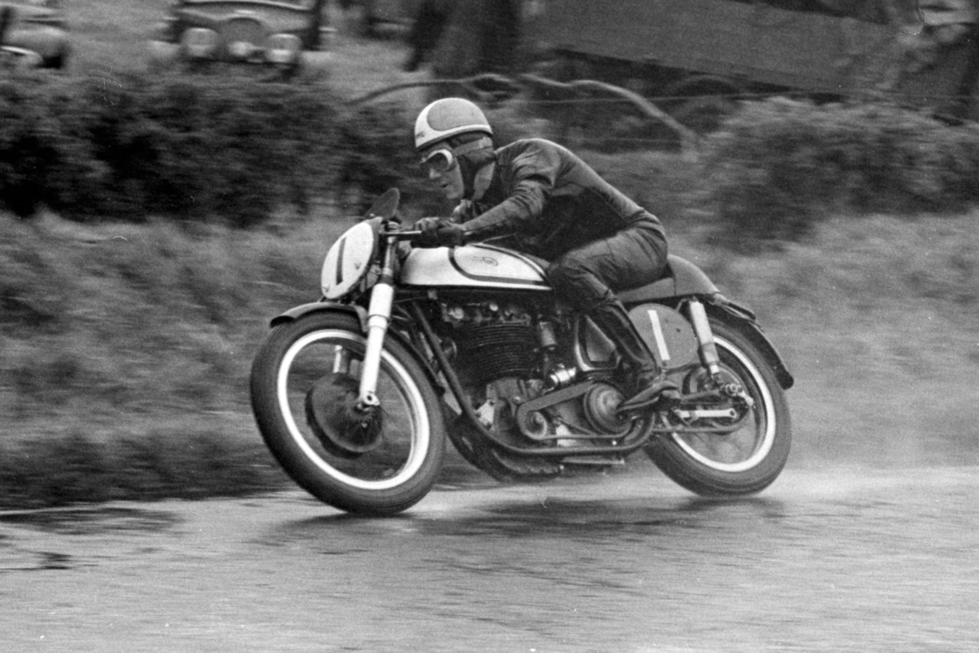 Norton y Works Racing participan con una histórica Manx 30M en Goodwood Revival 2026