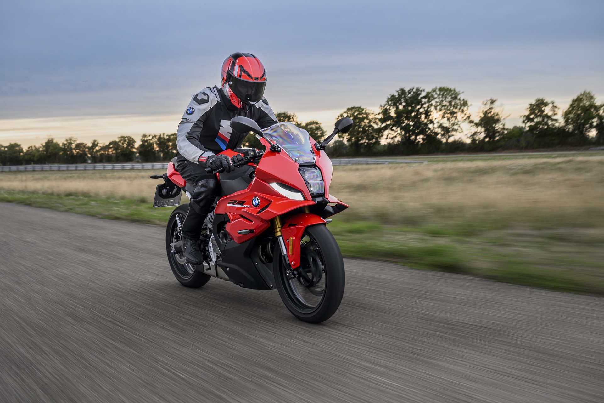 F 450 RR 2027: “La puerta de entrada perfecta al mundo de las motos BMW RR”