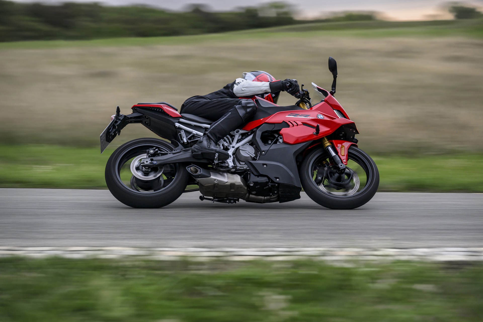 F 450 RR 2027: “La puerta de entrada perfecta al mundo de las motos BMW RR”