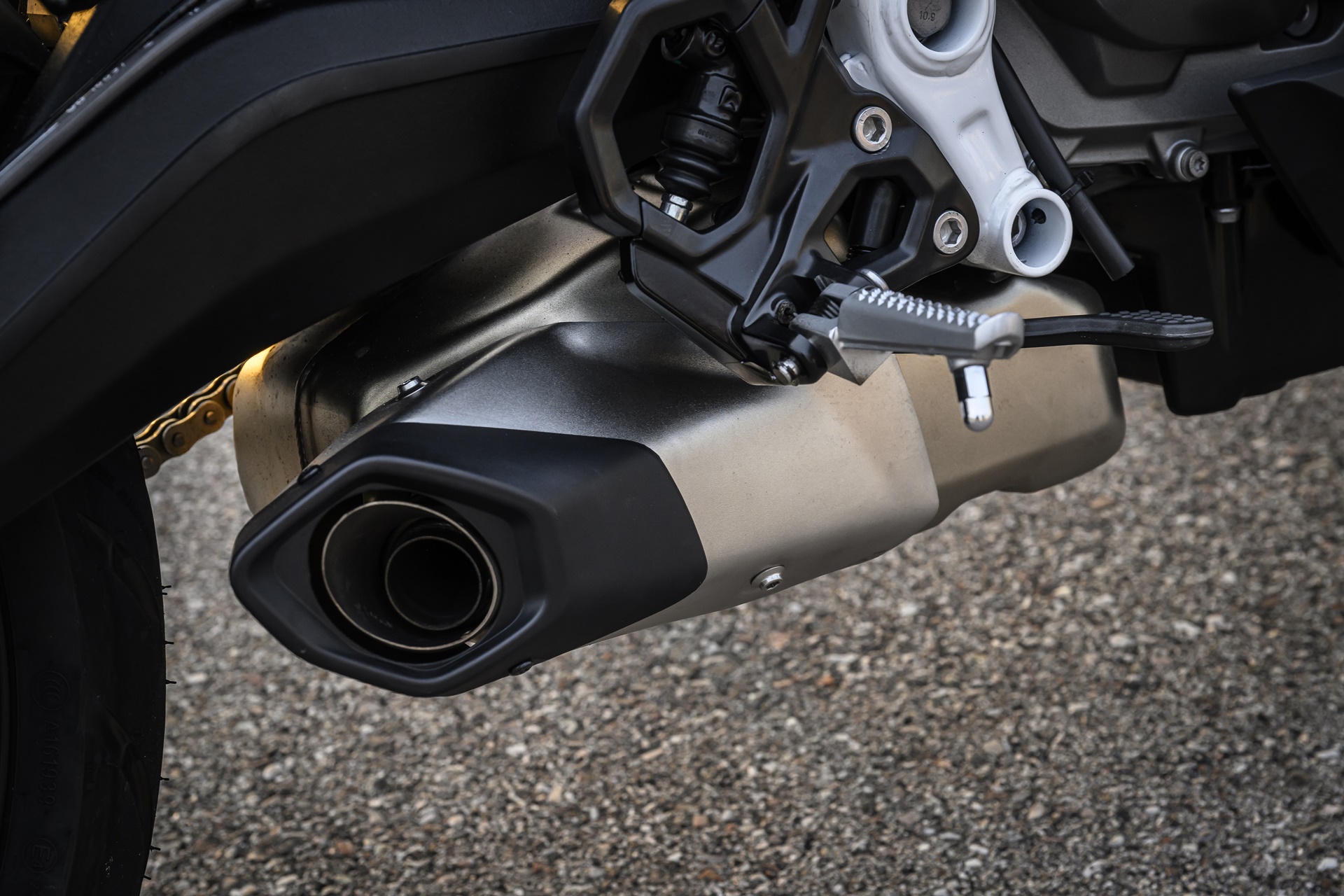 F 450 RR 2027: “La puerta de entrada perfecta al mundo de las motos BMW RR”