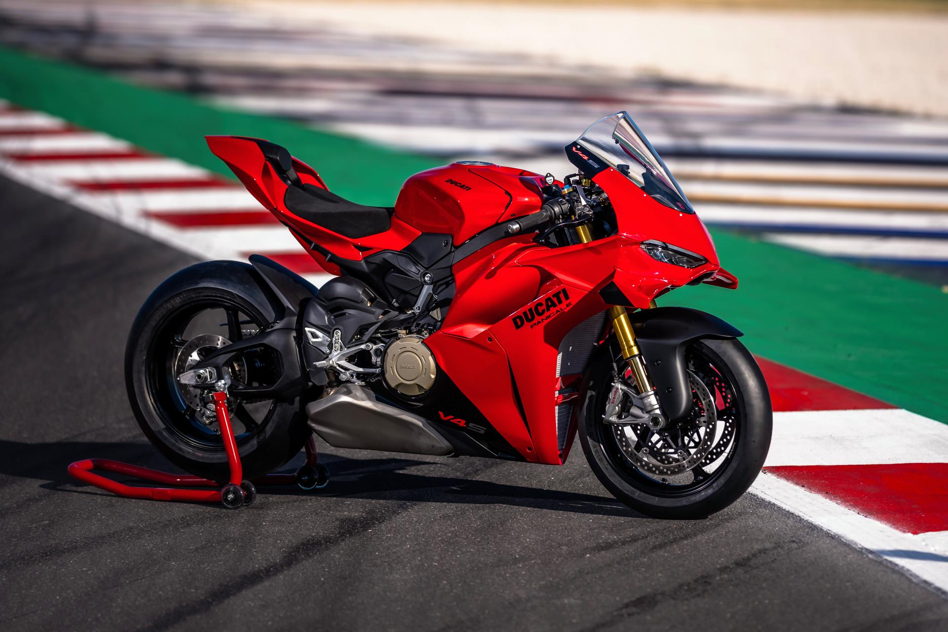 Ducati Panigale V4 2027, potente máquina italiana con tecnología de MotoGP