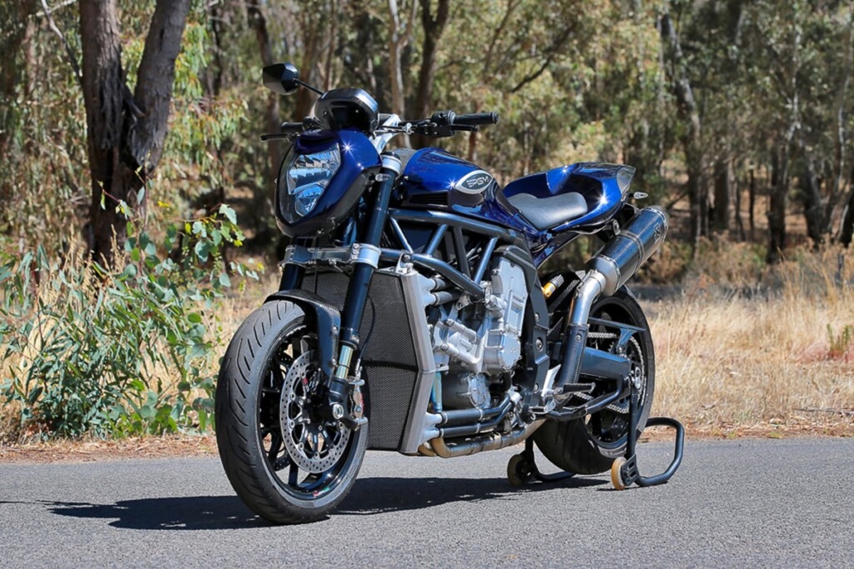PGM V8: una loca creación con dos motores de R1, 334 CV y 180.000 dólares de la época