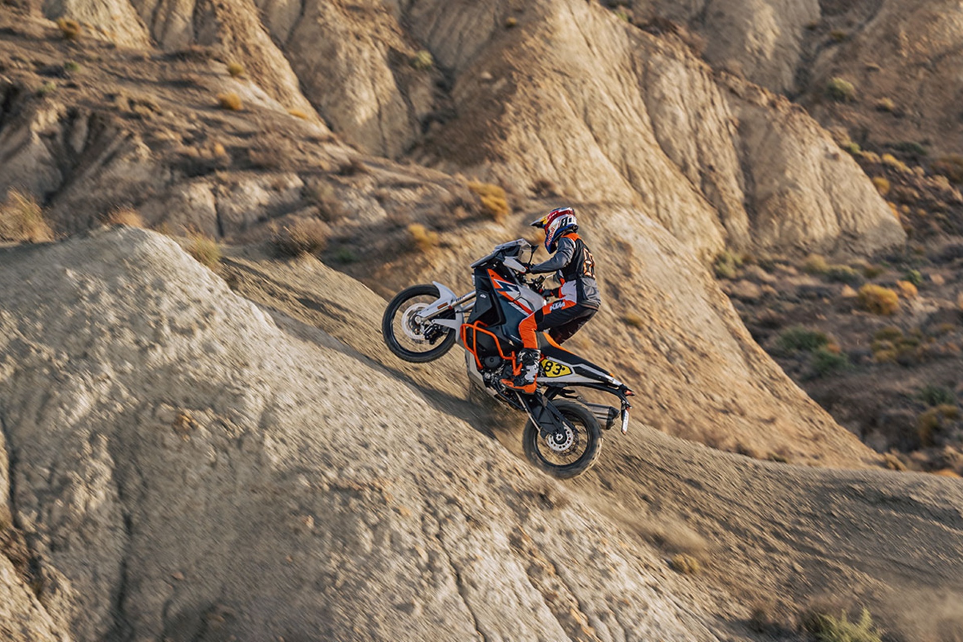 KTM resucita la 990 Adventure: dos prototipos apuntan a una nueva versión R para 2027