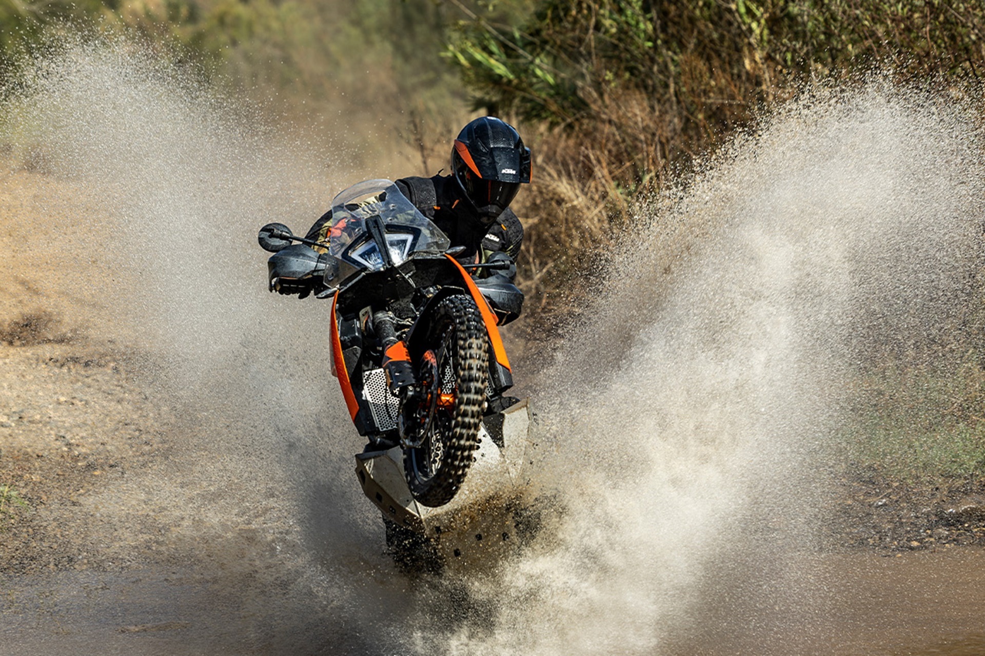 KTM resucita la 990 Adventure: dos prototipos apuntan a una nueva versión R para 2027