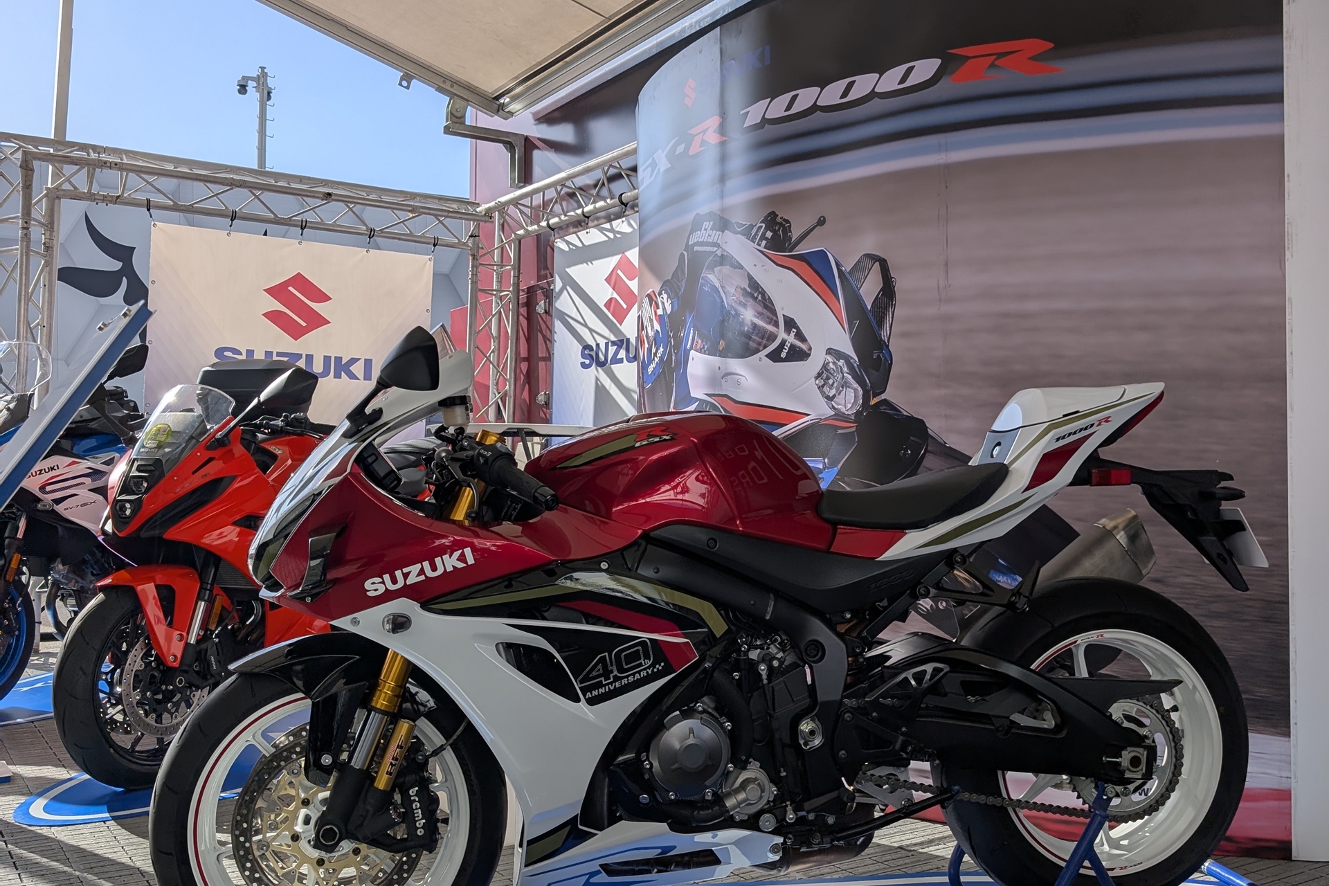 El WorldSBK convierte Jerez en una fiesta del motociclismo con carreras decisivas y un paddock muy cercano