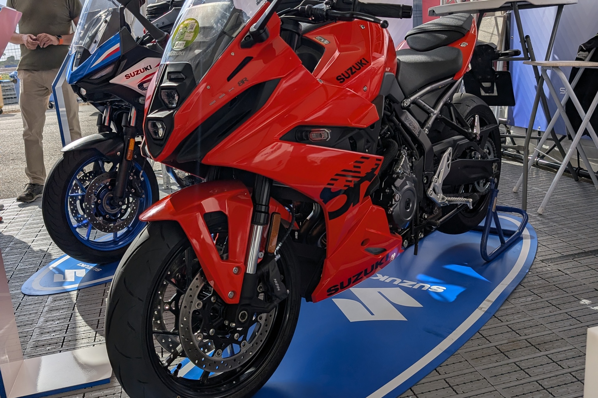 El WorldSBK convierte Jerez en una fiesta del motociclismo con carreras decisivas y un paddock muy cercano