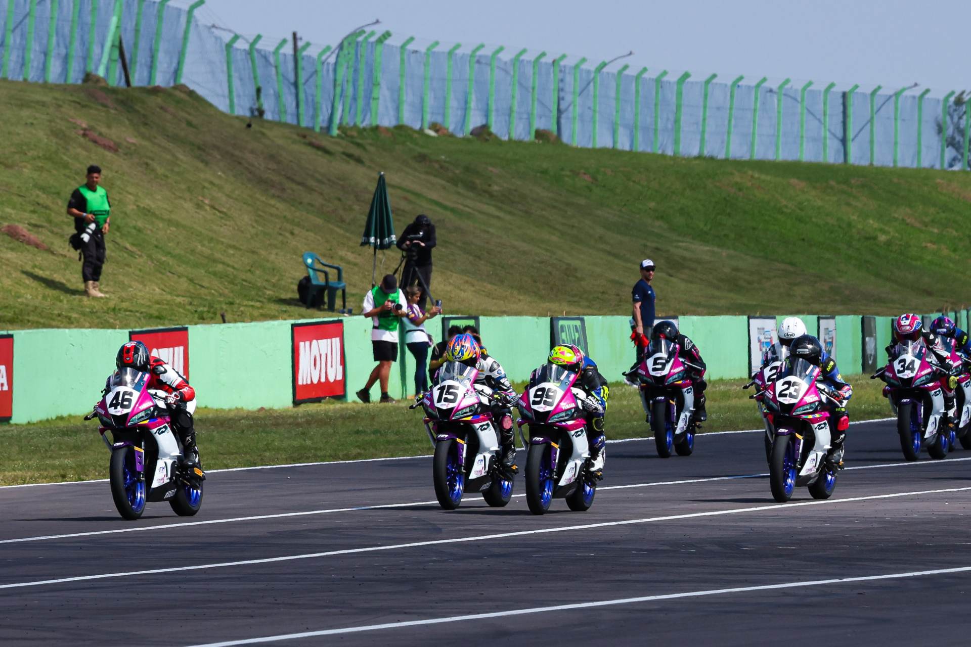 Isis Carreño se lleva el Yamaha R3 bLU cRU. Sara Varón, brilló en Brasil