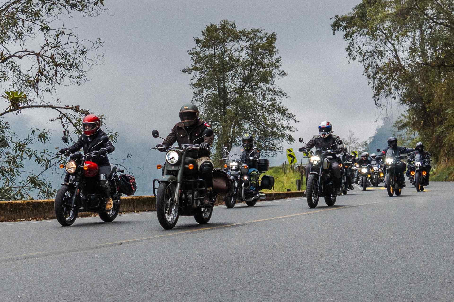 Royal Enfield convirtió las carreteras de Caldas en una ruta de solidaridad