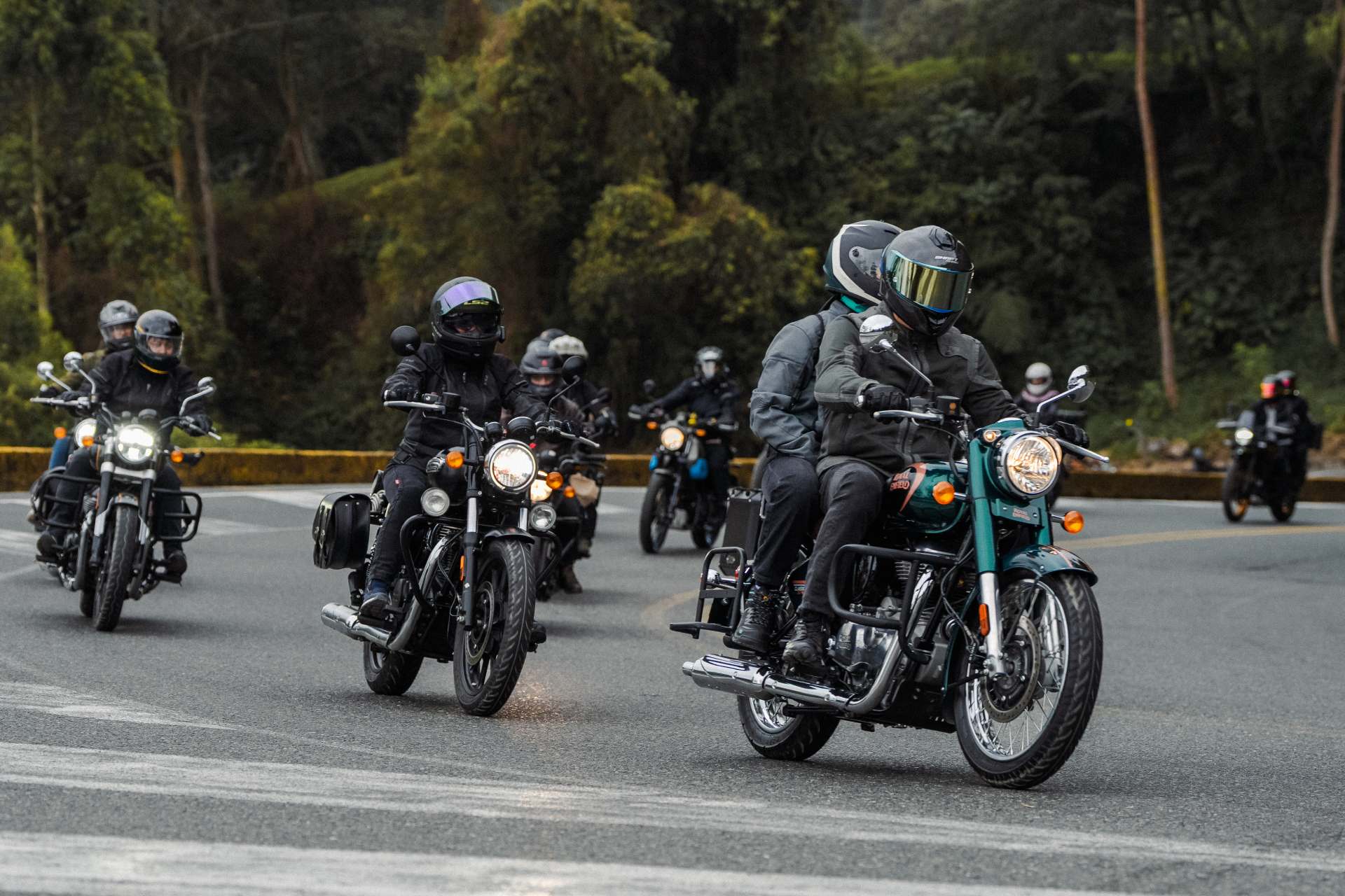 Royal Enfield convirtió las carreteras de Caldas en una ruta de solidaridad