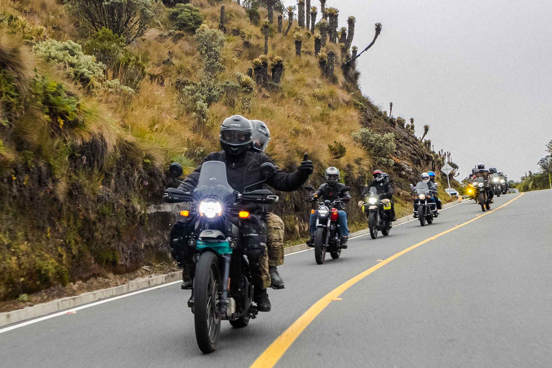Royal Enfield convirtió las carreteras de Caldas en una ruta de solidaridad