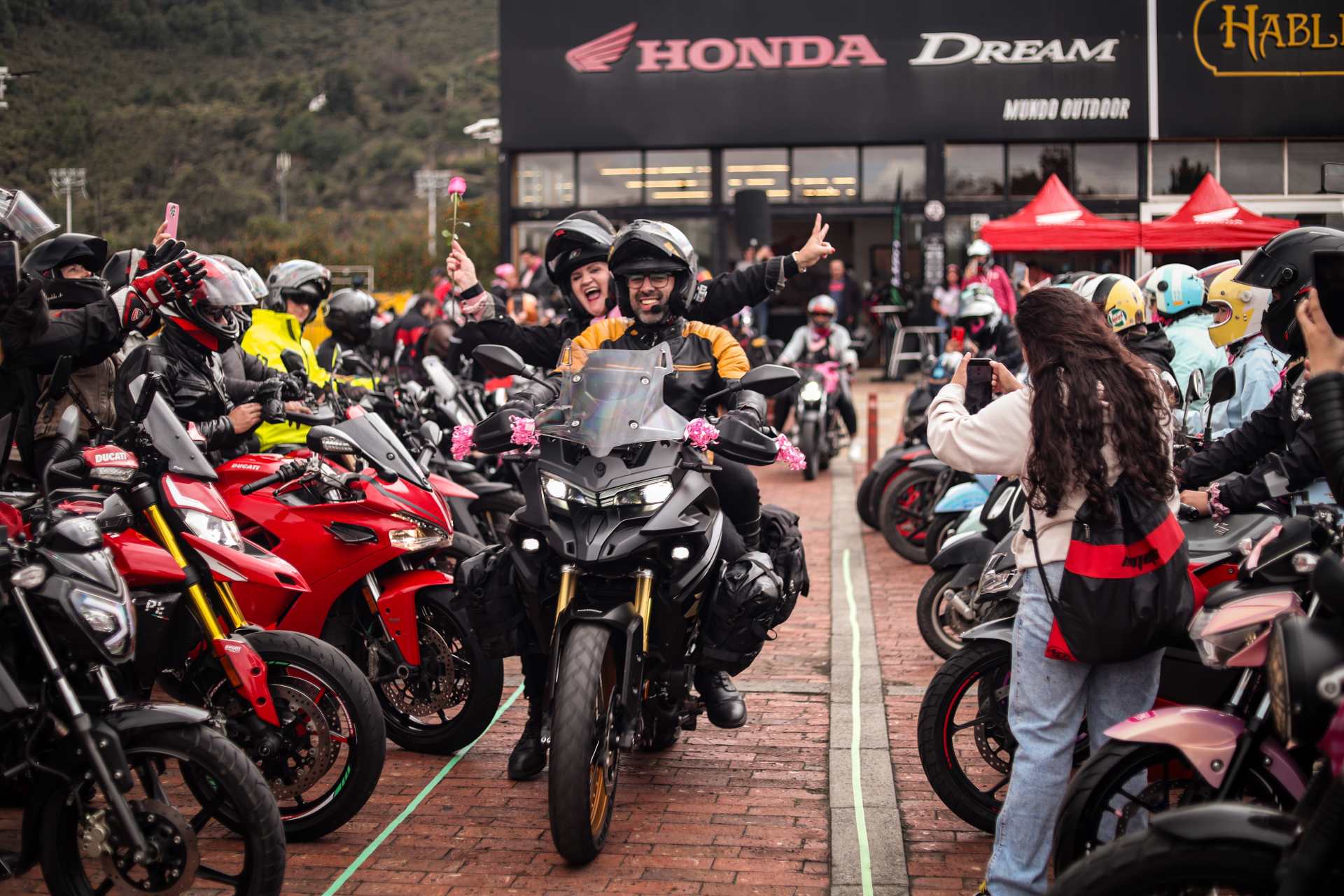 La Ruta Rosa: más de 500 motos rodando por un propósito