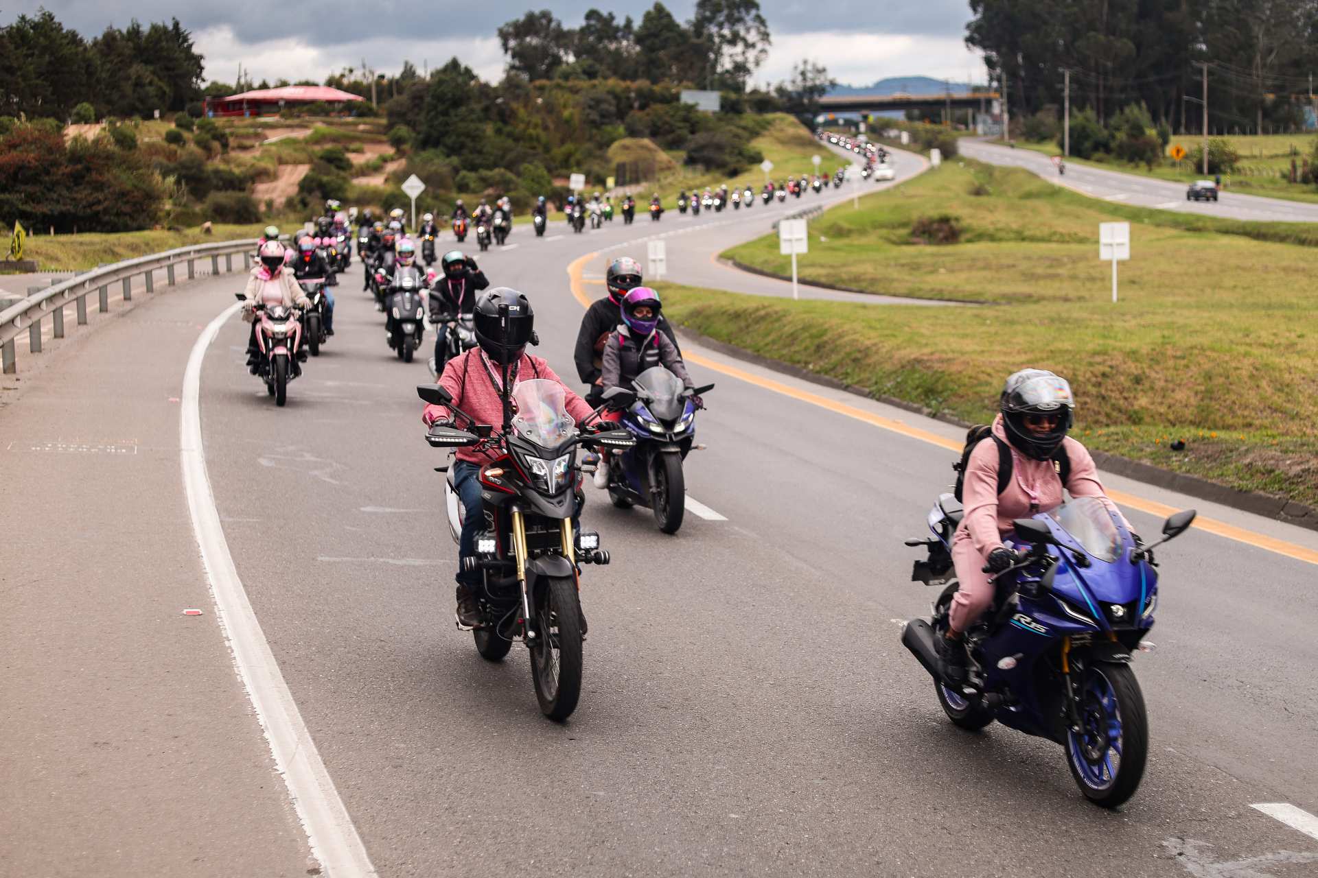 La Ruta Rosa: más de 500 motos rodando por un propósito