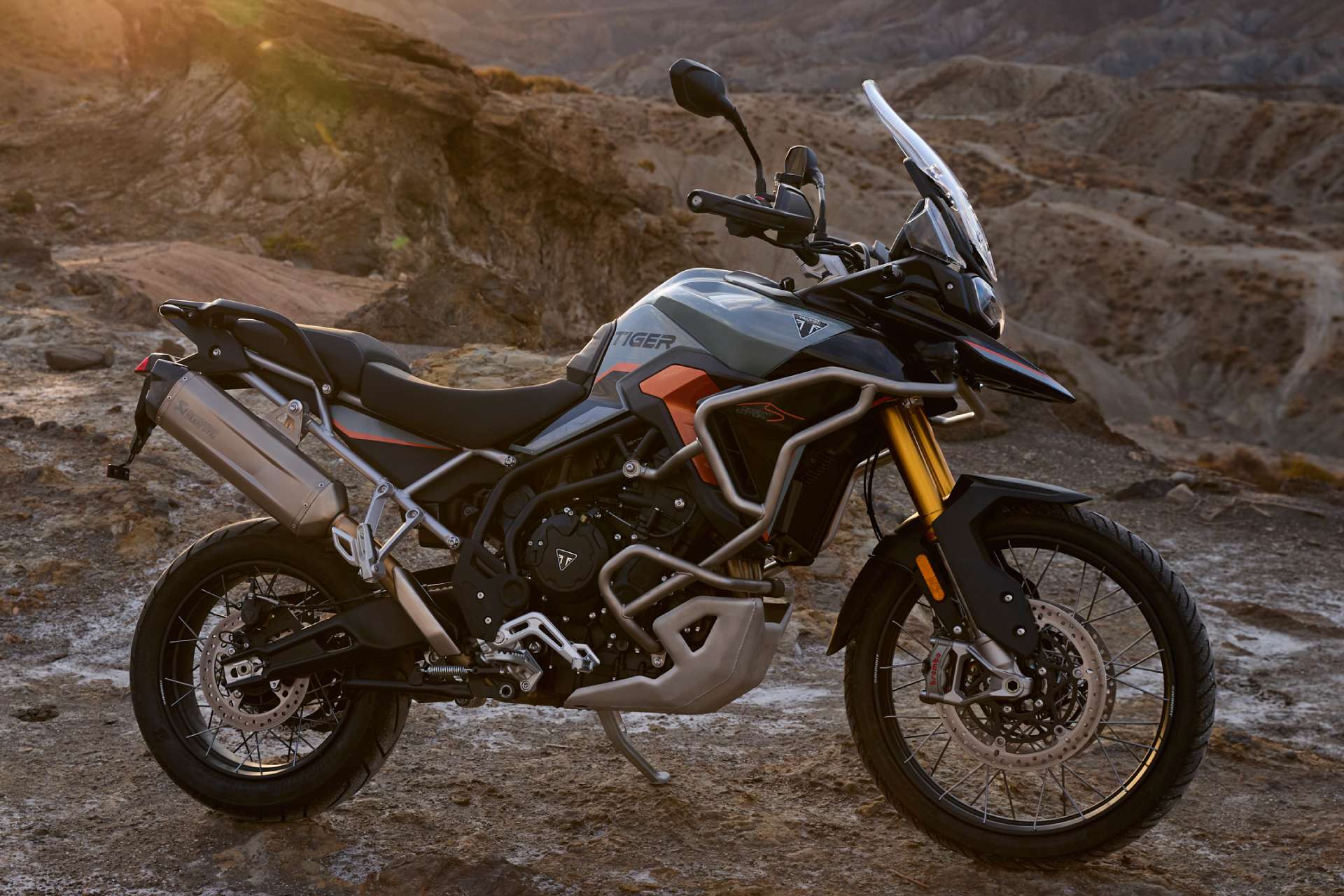 Triumph presentó en Colombia las Tiger 900 Alpine, Desert y Trident 800
