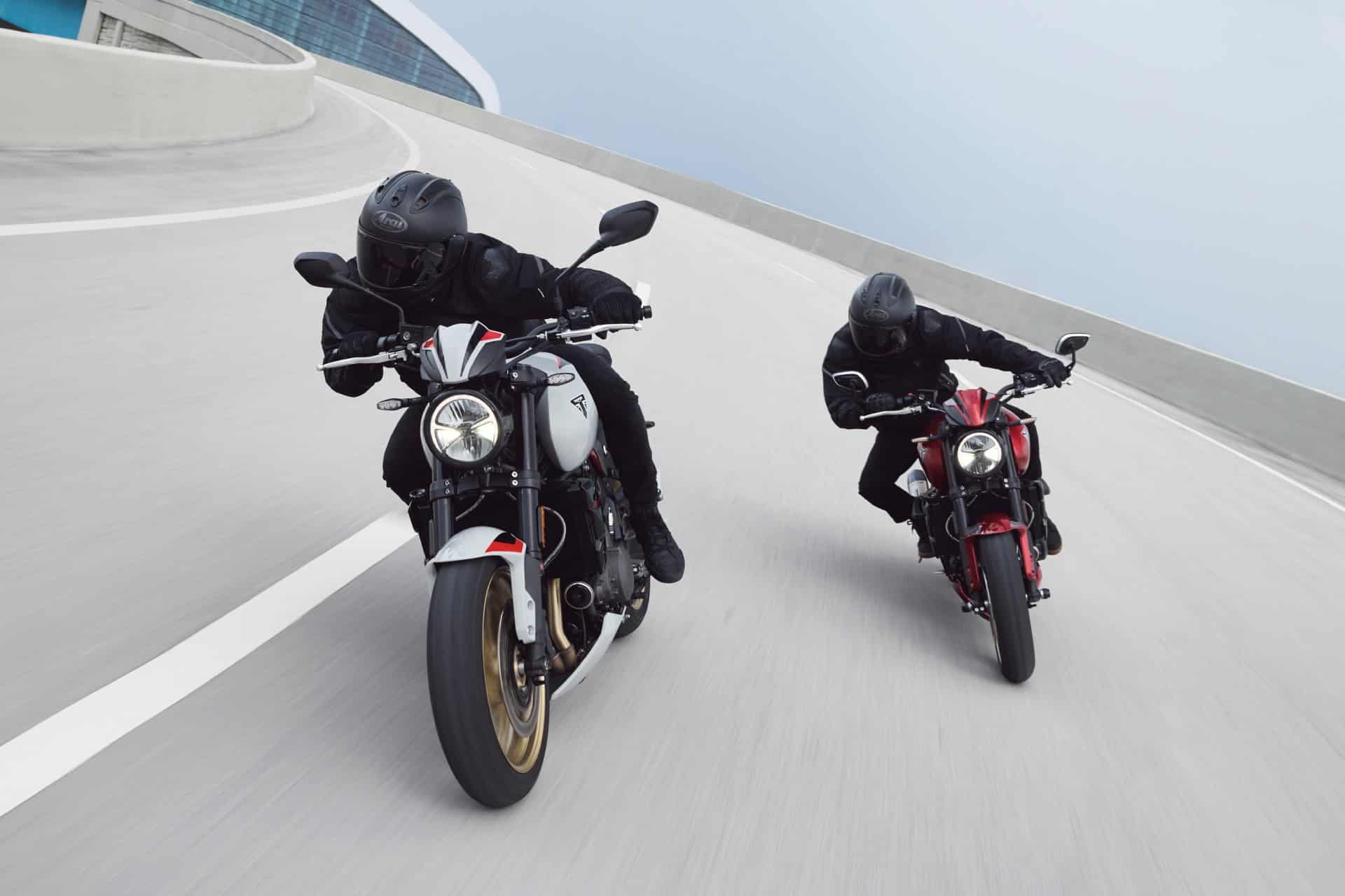 Triumph presentó en Colombia las Tiger 900 Alpine, Desert y Trident 800