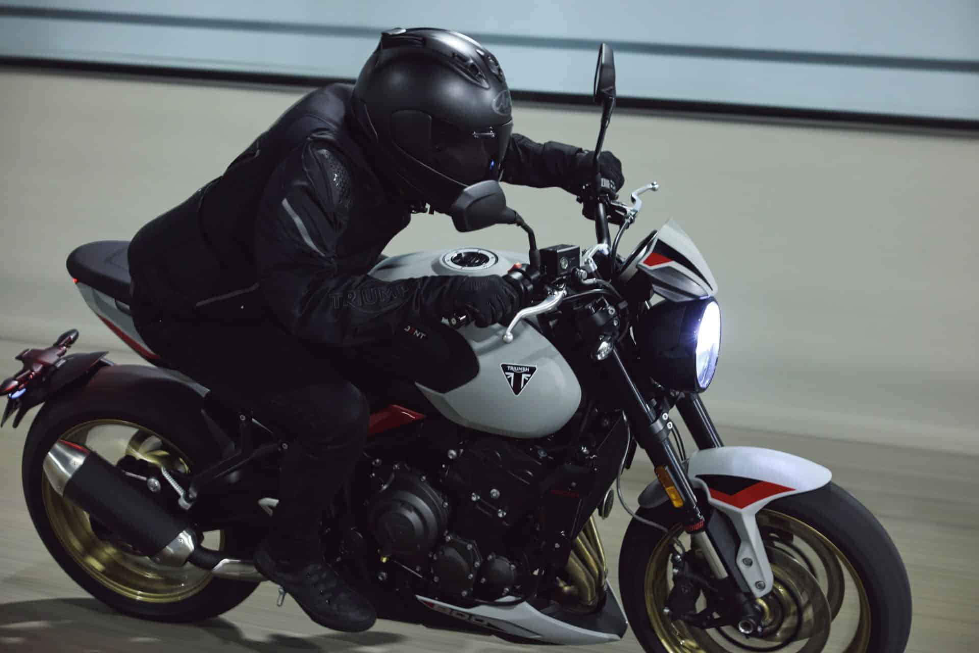 Triumph presentó en Colombia las Tiger 900 Alpine, Desert y Trident 800