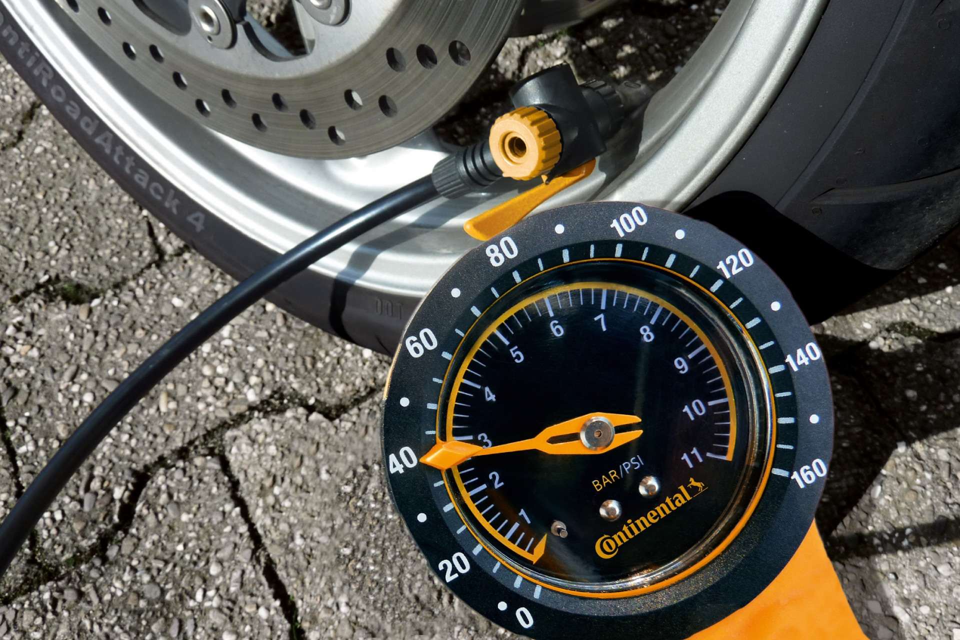 Todo lo que debe saber sobre la importancia de la presión de las llantas de motocicleta