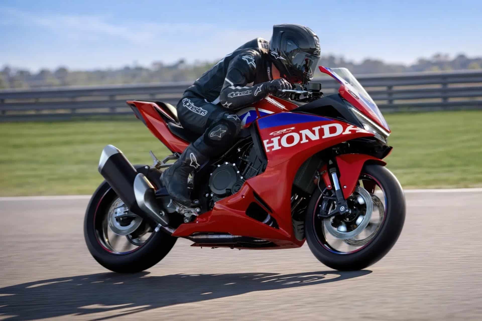 Honda refuerza su gama deportiva con la incorporación de la nueva CBR500R FOUR