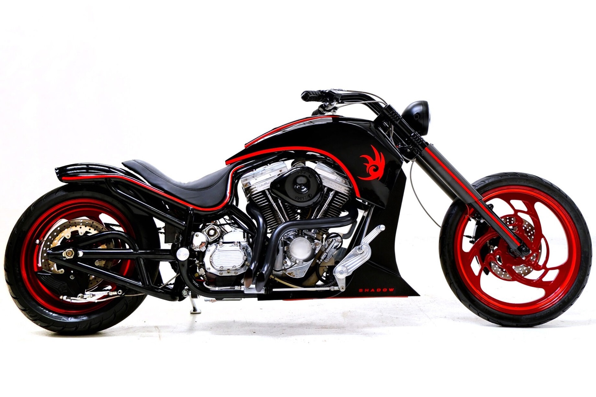 La “Dark Rider – Year of Shadow” subastada en beneficio de la Fundación Luca Guintoli alcanza una cifra récord de venta