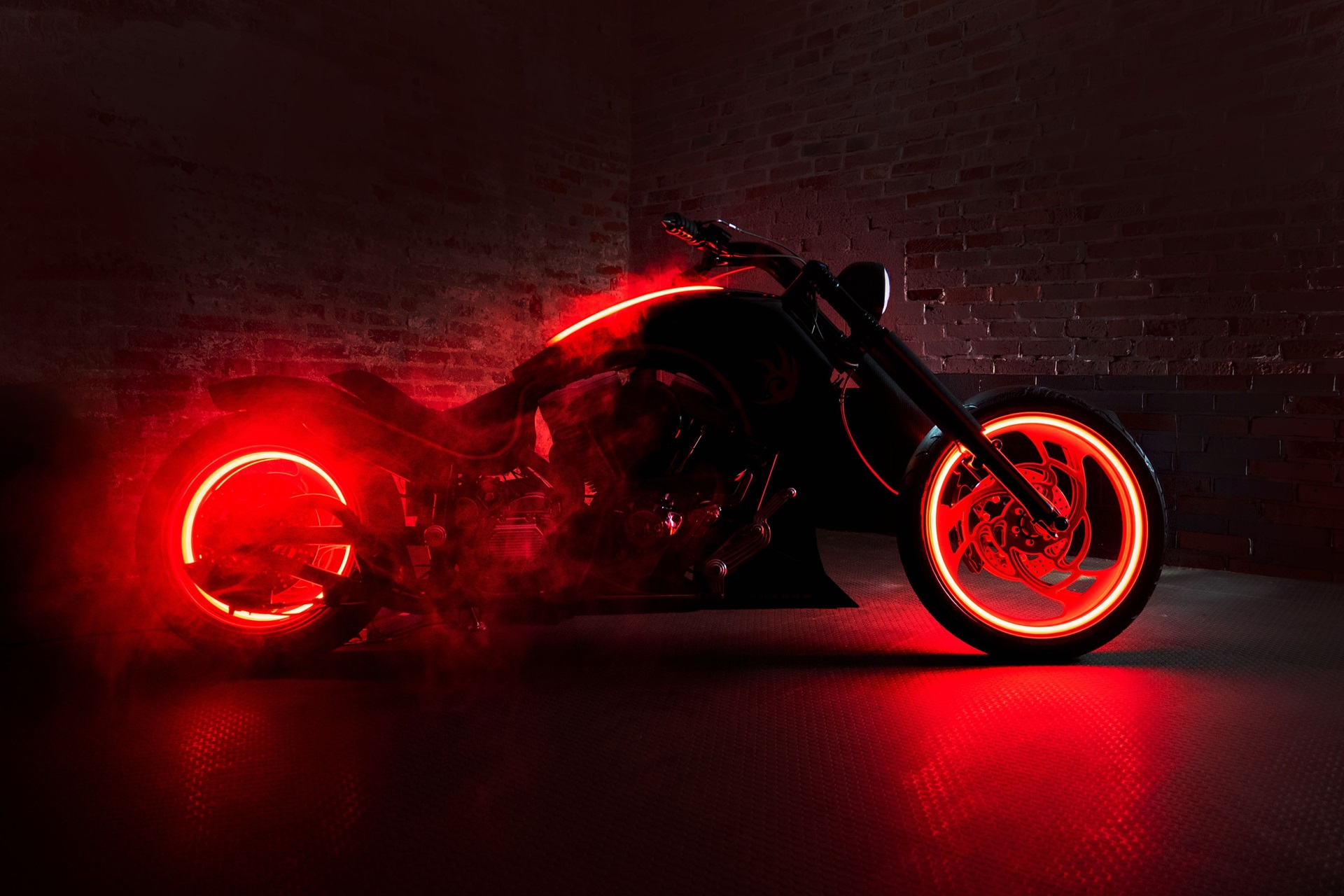 La “Dark Rider – Year of Shadow” subastada en beneficio de la Fundación Luca Guintoli alcanza una cifra récord de venta