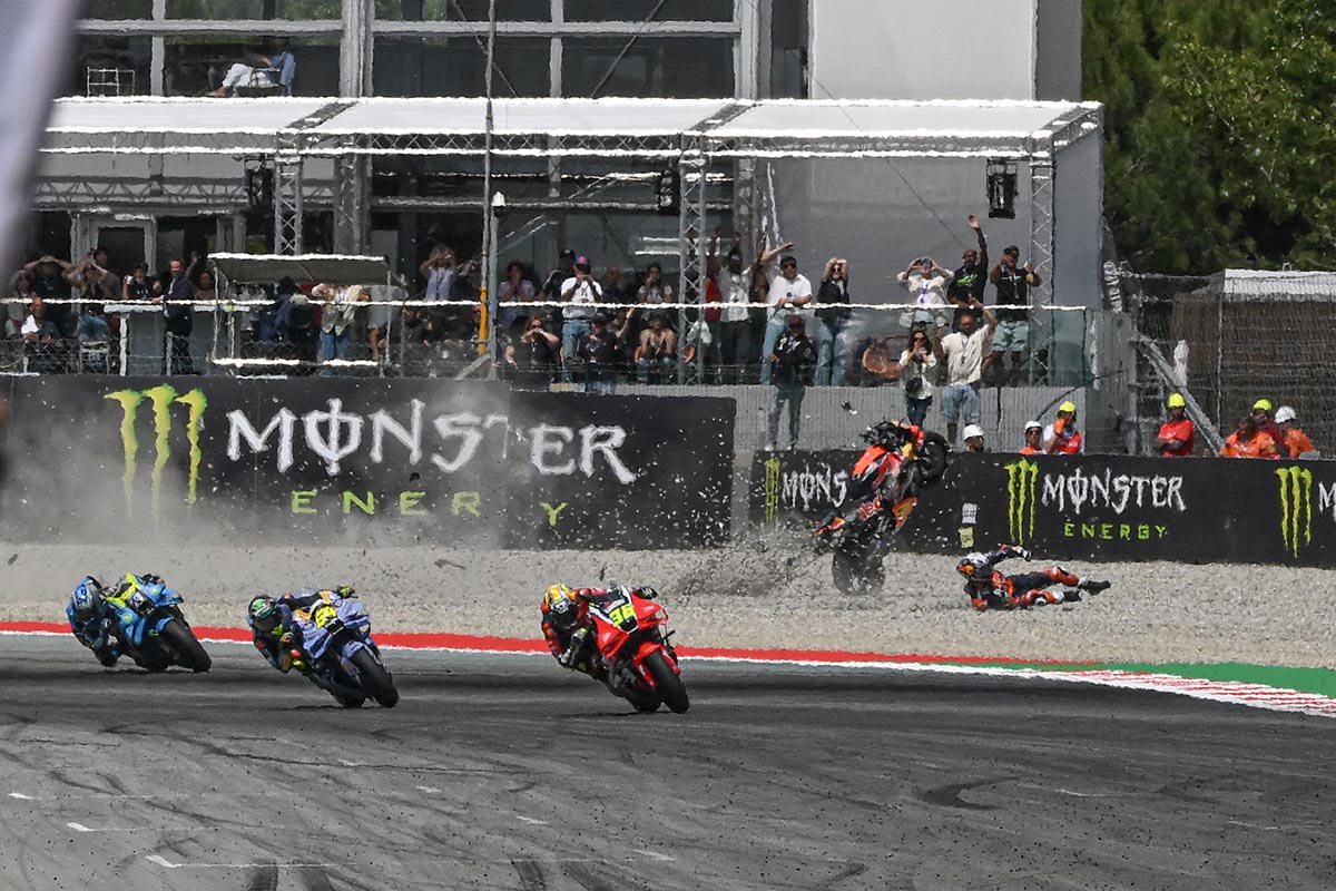 En Montmeló cruzó meta tercero, pero acabó sancionado por las presiones