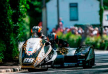 Tras su accidente y el de los hermanos Crowe se suspendió la categoría de sidecar del pasado TT