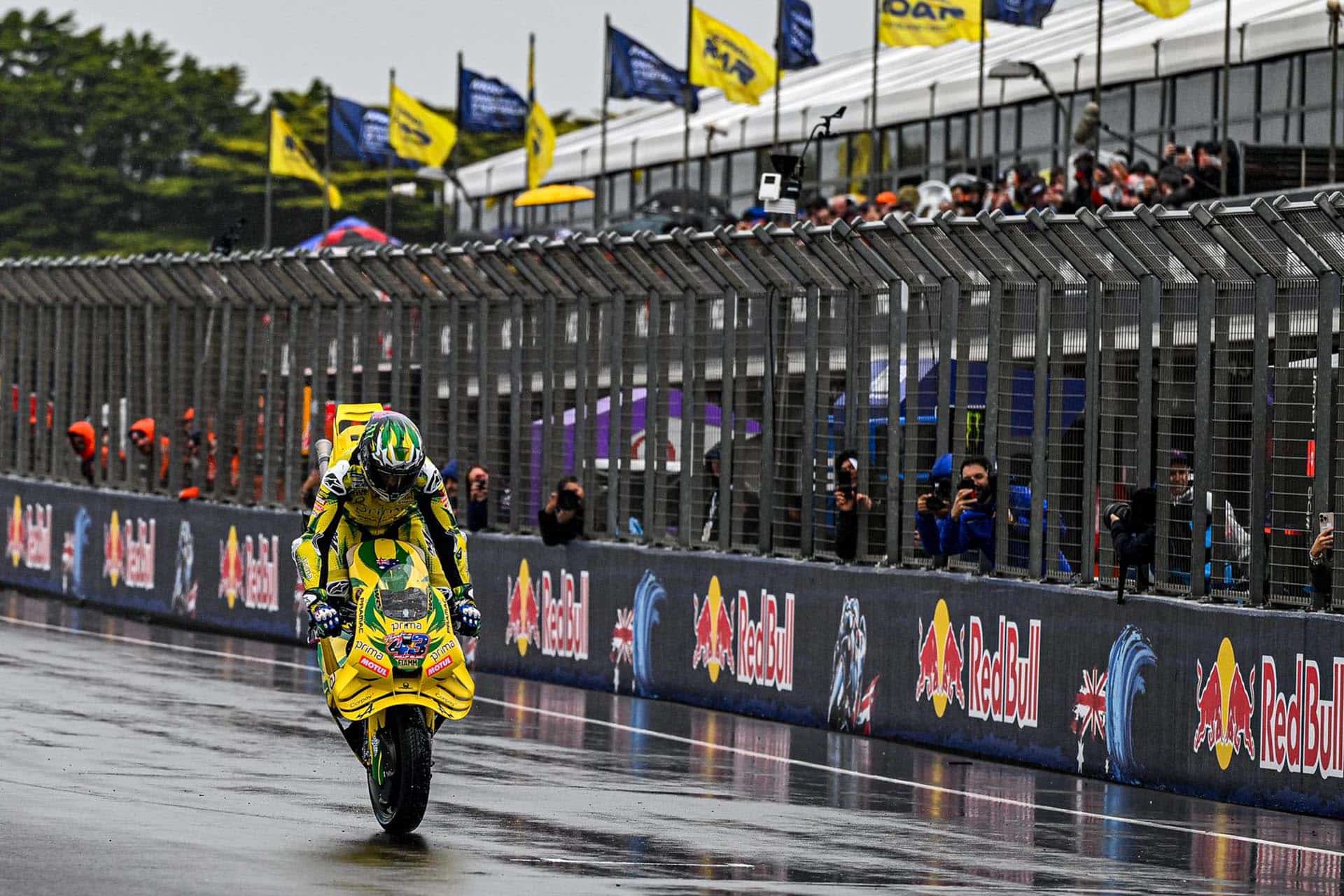 Miller se despidió del público en casa en su última participación, por ahora, en MotoGP
