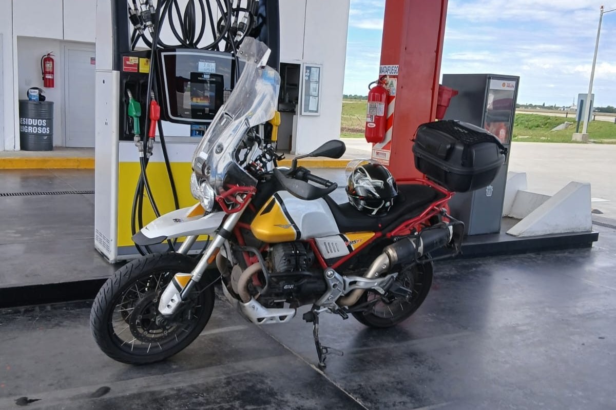 GRIZZLY 211: un intento de récord de casi 4.500 km entre Ushuaia y La Quiaca sobre una Moto Guzzi V85TT