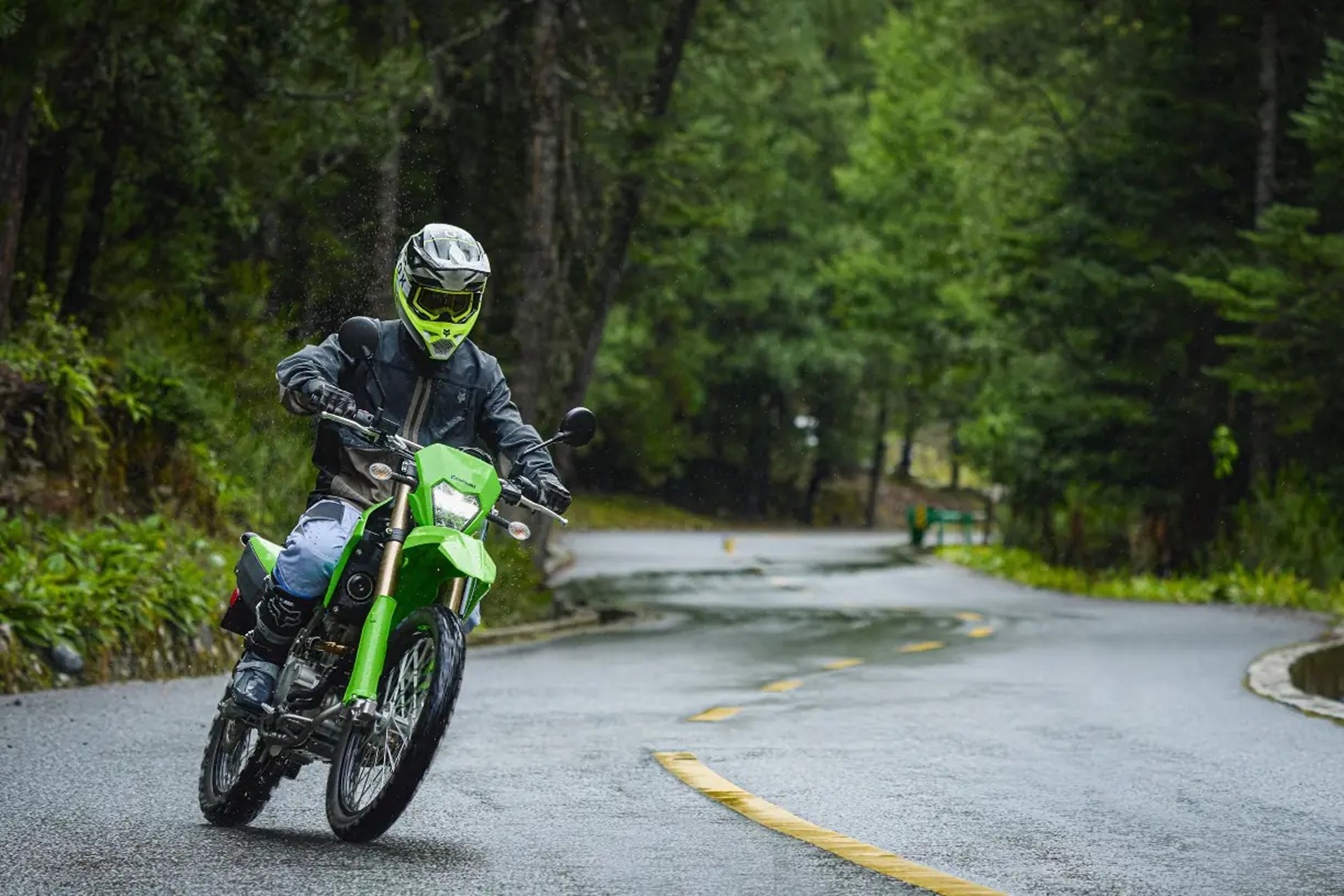 Kawasaki presenta su nueva gama KLX300 2027 con hasta cuatro variantes donde elegir
