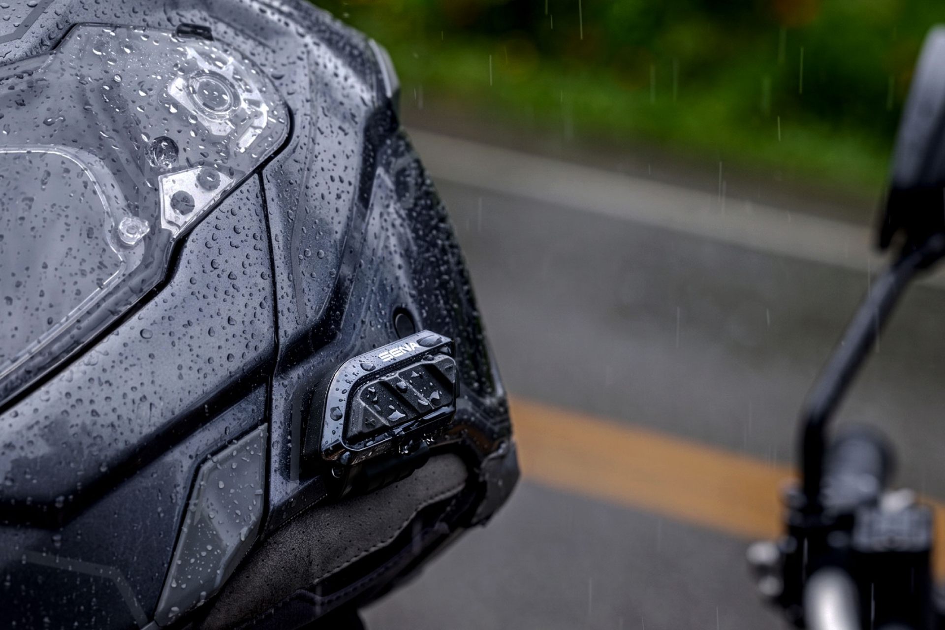 Sena Spider X Slim, el intercomunicador que lleva el sonido Bose a los cascos de moto